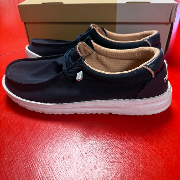 HEY DUDE NAVY SLIP ON SNEAKER LOAFERS - Picture 6 of 8